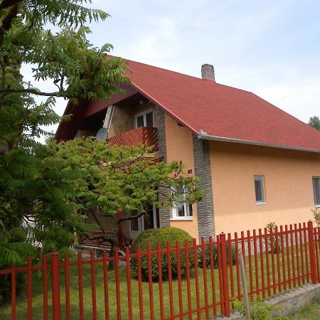 Holiday Home In Balatonkeresztur 19455 Екстериор снимка